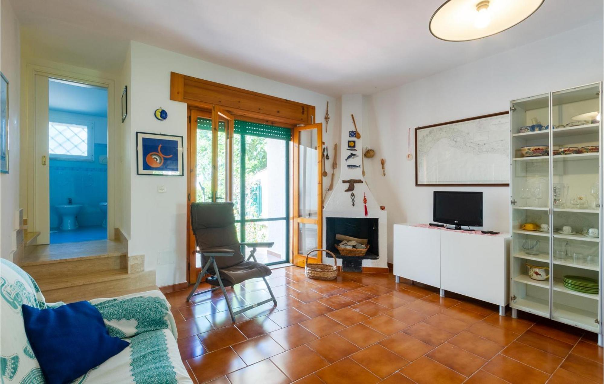 Awesome Home In Manduria With Kitchen Exterior foto